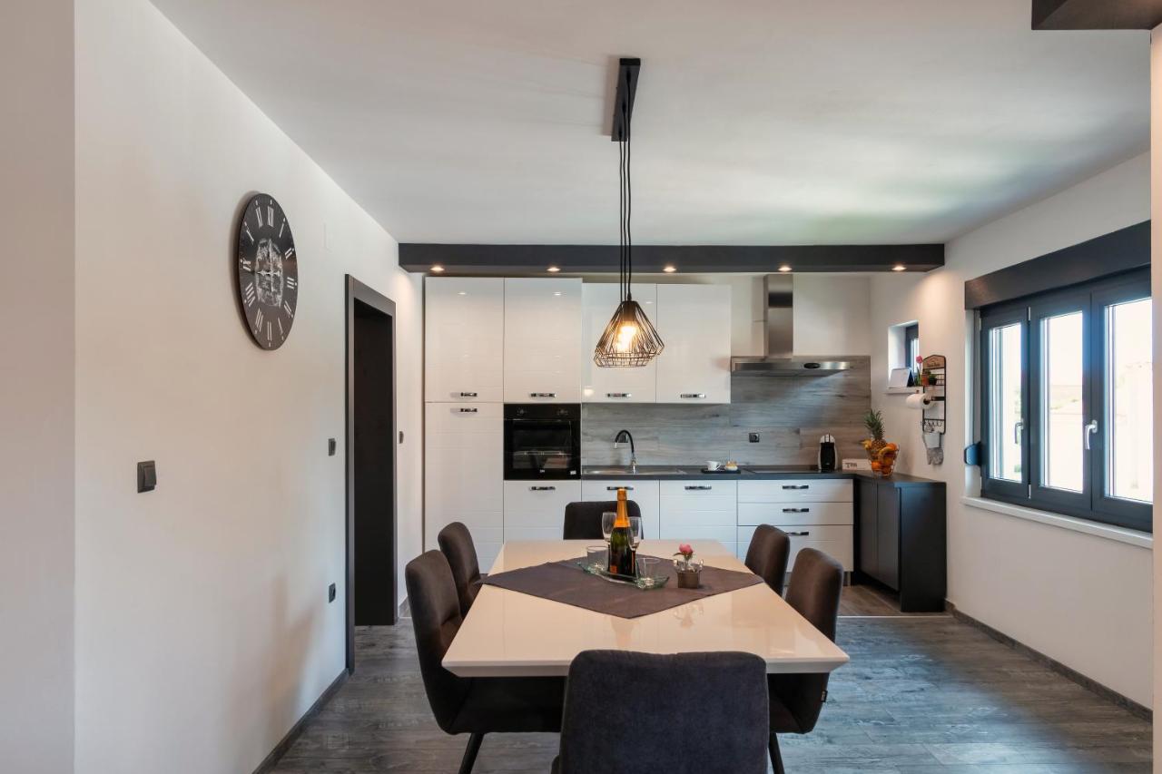 Apartman Gabrijela Muntić エクステリア 写真